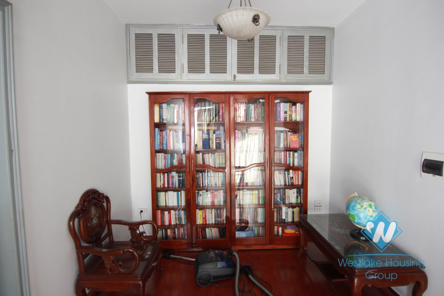 Spacious villa with 500 sqm living space for rent in Tay Ho, Hanoi